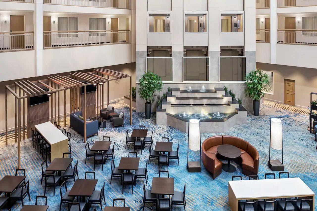 Embassy Suites By Hilton Cleveland Rockside Independence Exterior photo