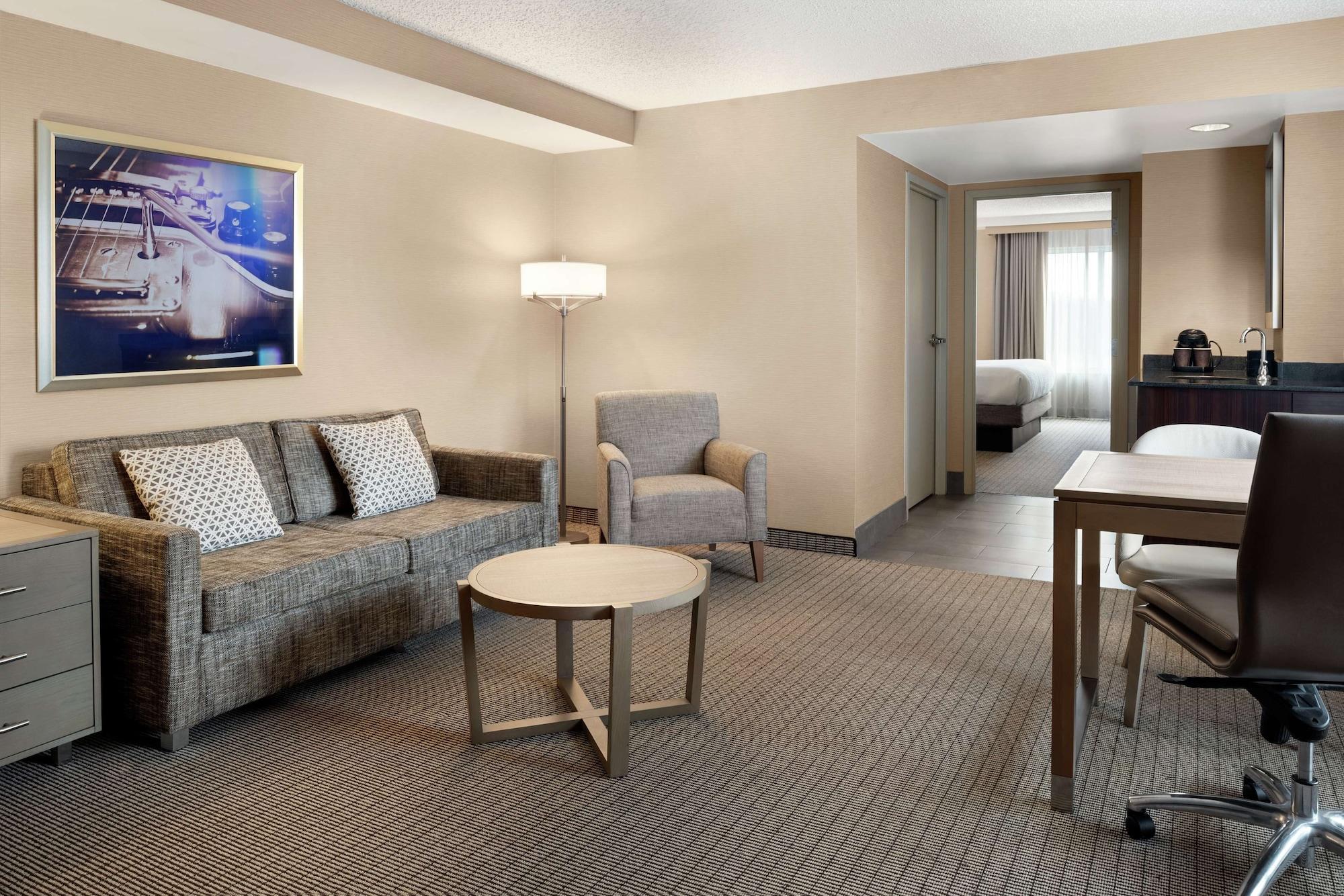 Embassy Suites By Hilton Cleveland Rockside Independence Exterior photo